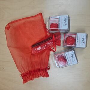 NIB Fullips Large Round Lip Plumper Beauty Plump Tool Natural Lip Enhancement